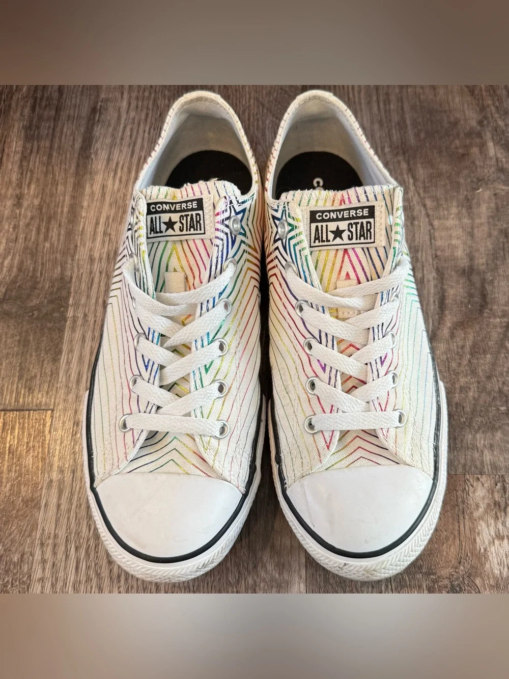 Converse Chuck Taylor All Star Low Junior Size 6 Lace Up Iridescent Rainbow Star
